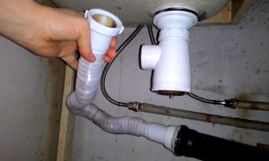 гофра под мойкой