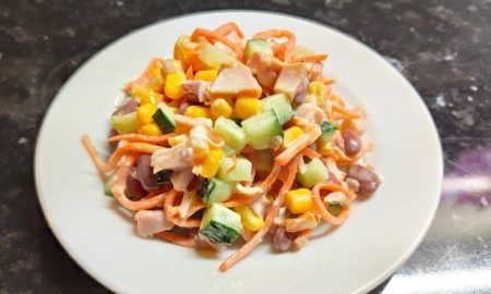 салат с курицей и кукурузой