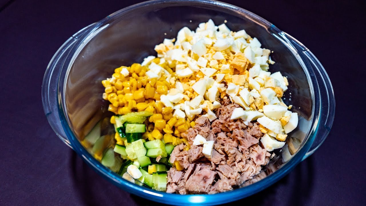 салат с тунцом и яйцом