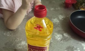 бутылка растительного масла