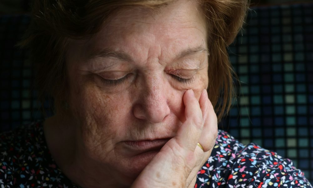 Девушка больная