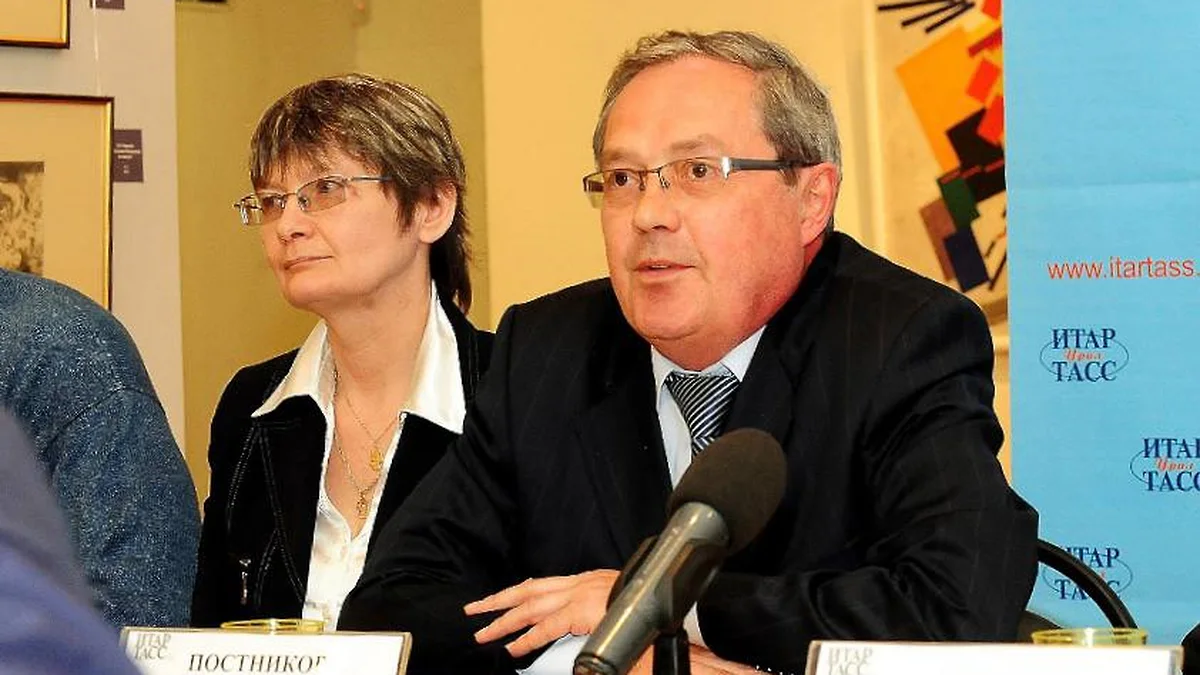 Известный историк и педагог Сергей Постников.