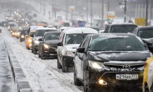 Дорога под снегопадом