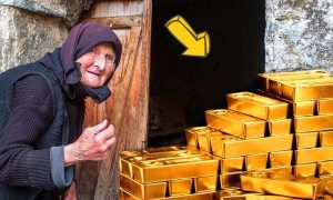 Женщина со слитками золота