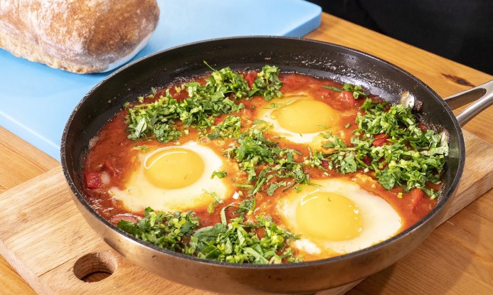 Шакшука на сковороде