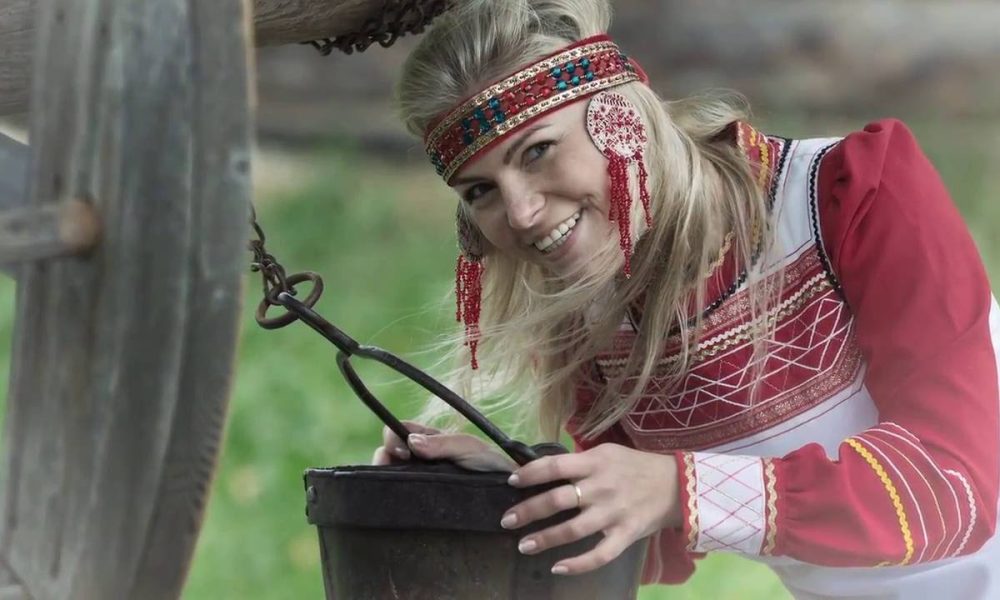 Девушка славянка