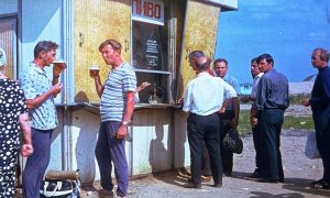 Очередь у ларька