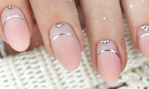 Линии на маникюре