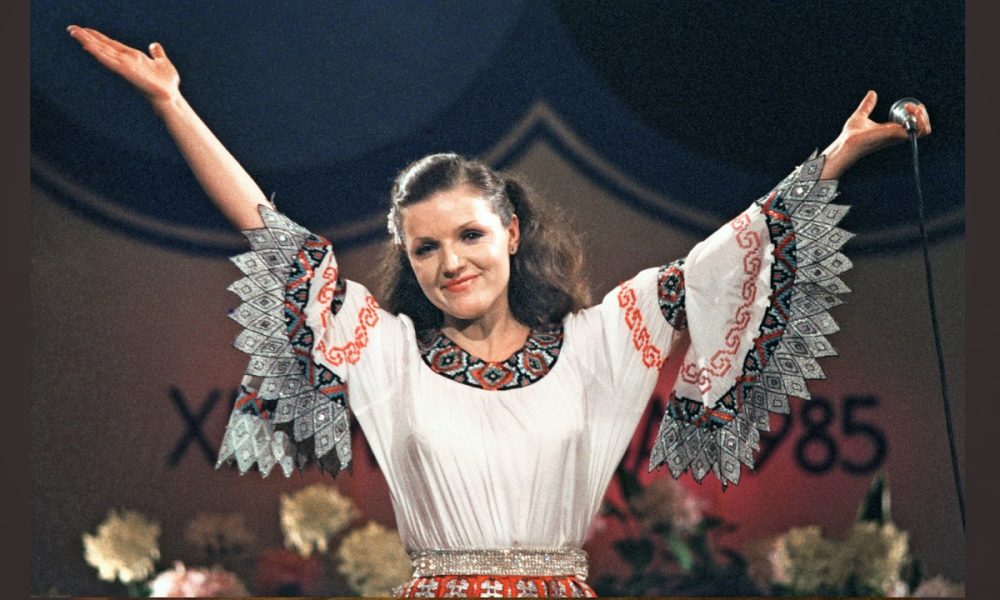 Девушка танцовщица