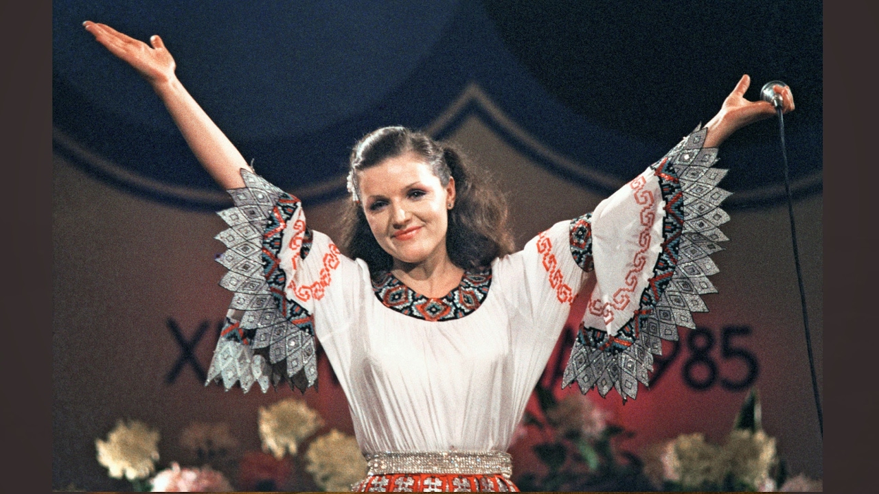 Девушка танцовщица