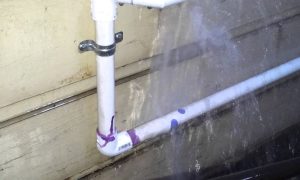 Труба протекает