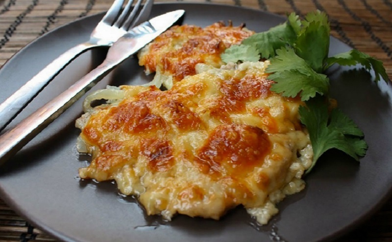 Мясо на тарелке