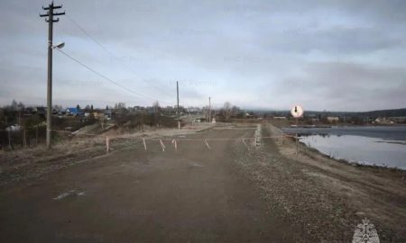 На водохранилище рухнул мост