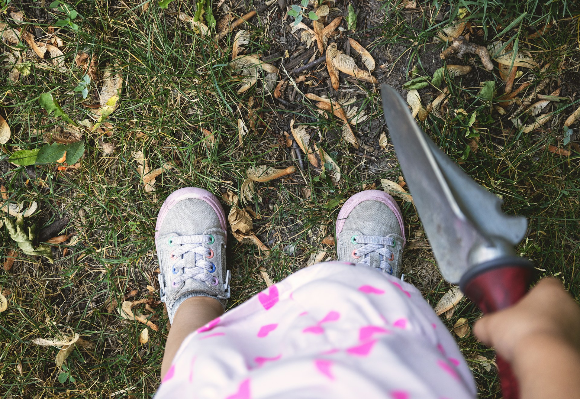 Садовод с лопаткой