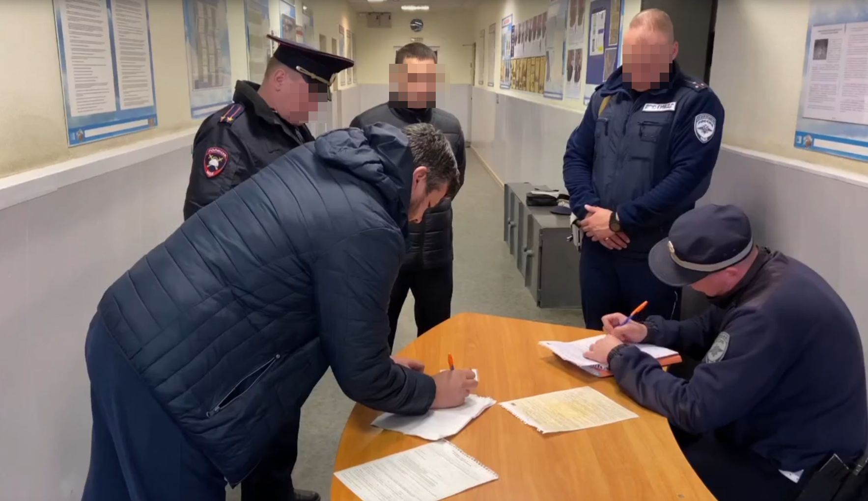 Нарушитель в отделе полиции