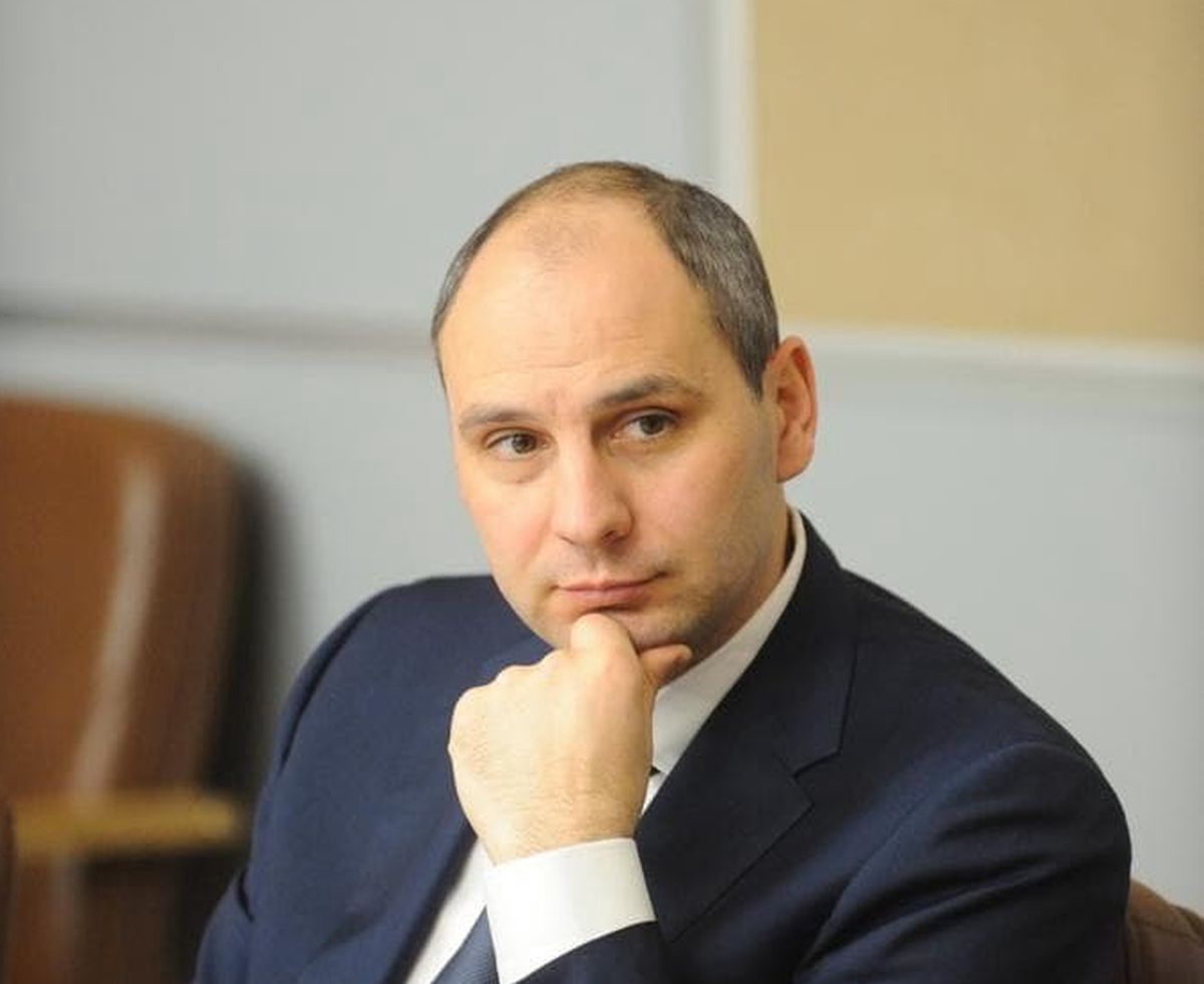 Денис Паслер за работой