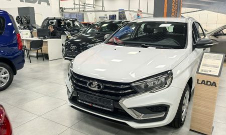 Машина Lada в салоне