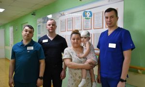 Уральские врачи спасли девочку