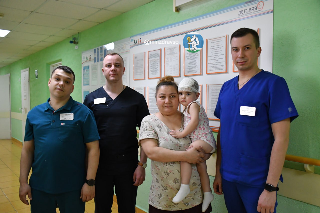 Уральские врачи спасли девочку