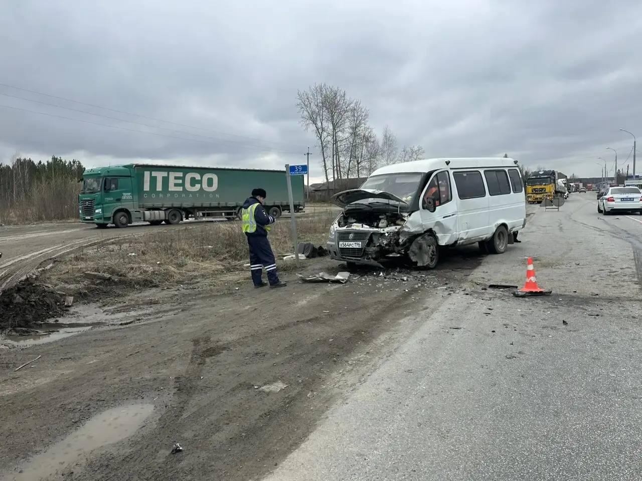 Авария на трассе под Екатеринбургом
