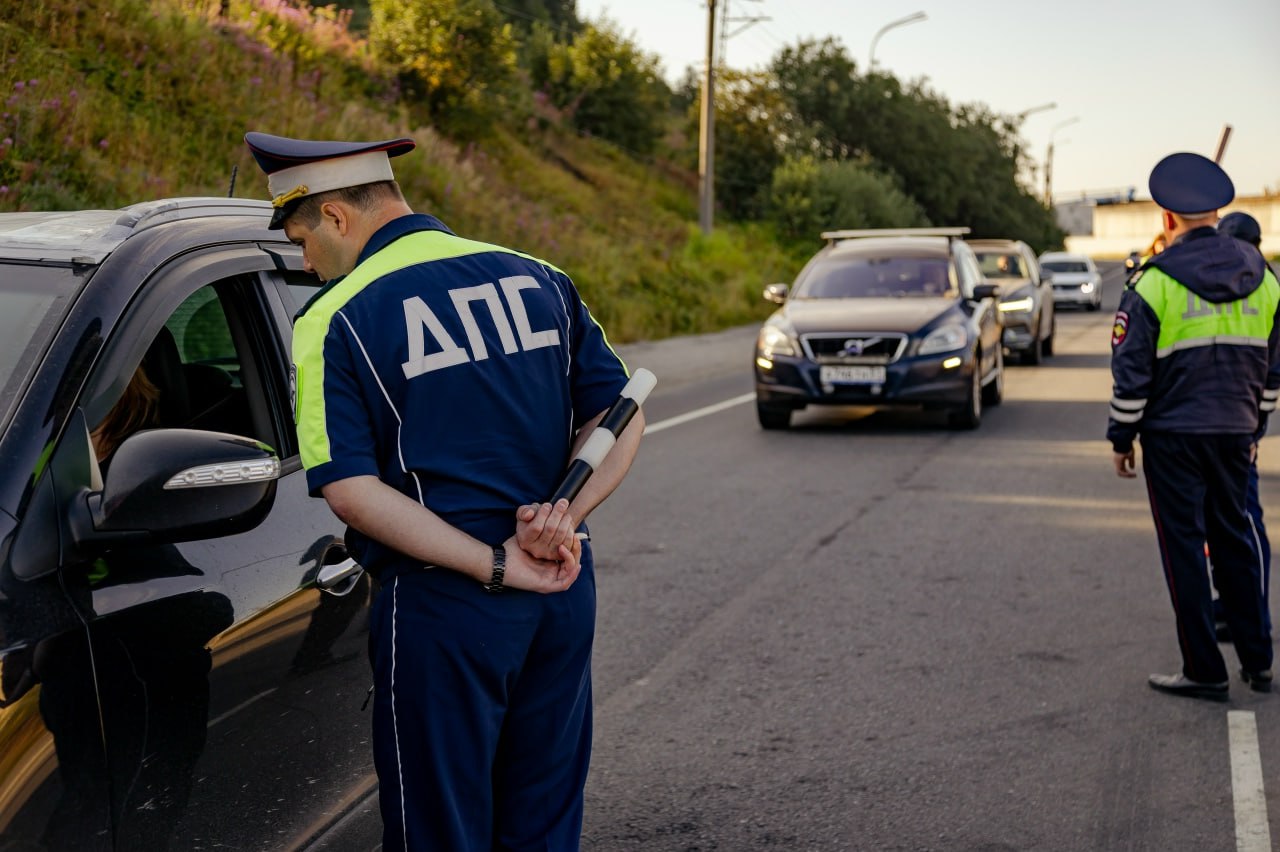 Проверка телефонов у водителей