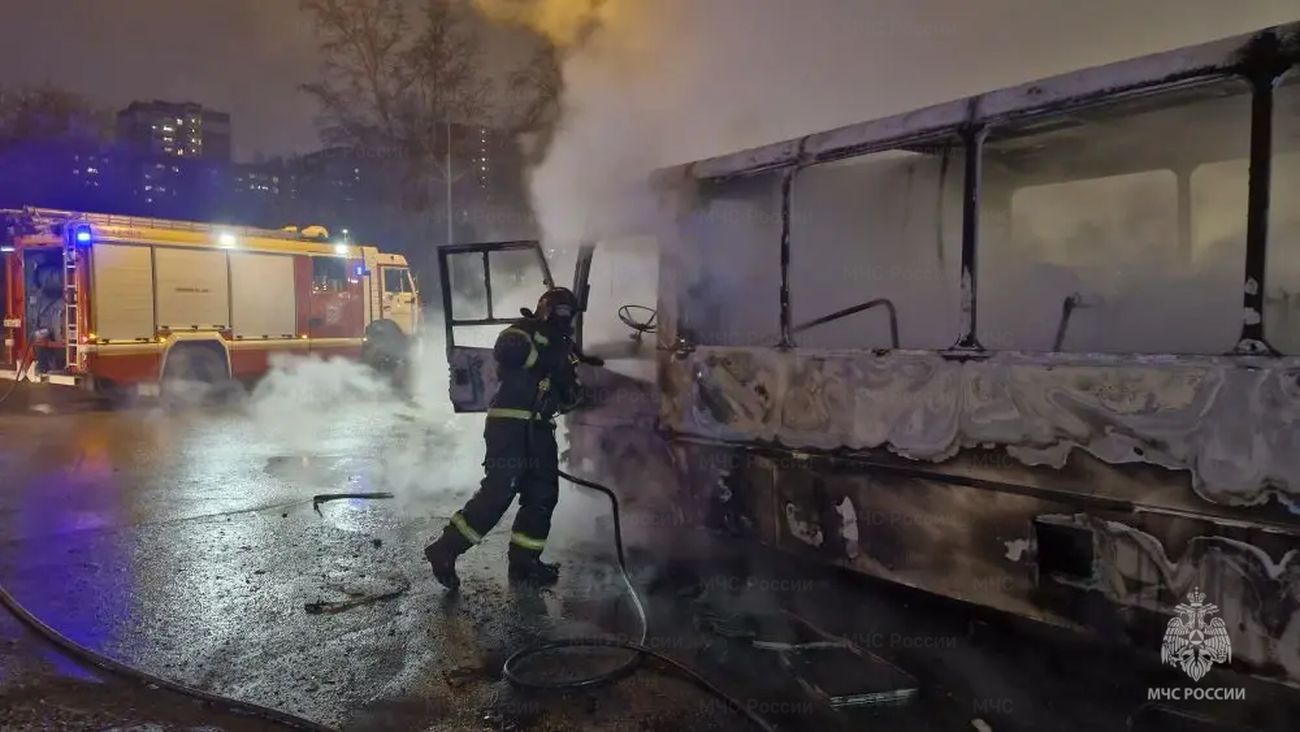 В Екатеринбурге сгорел автобус