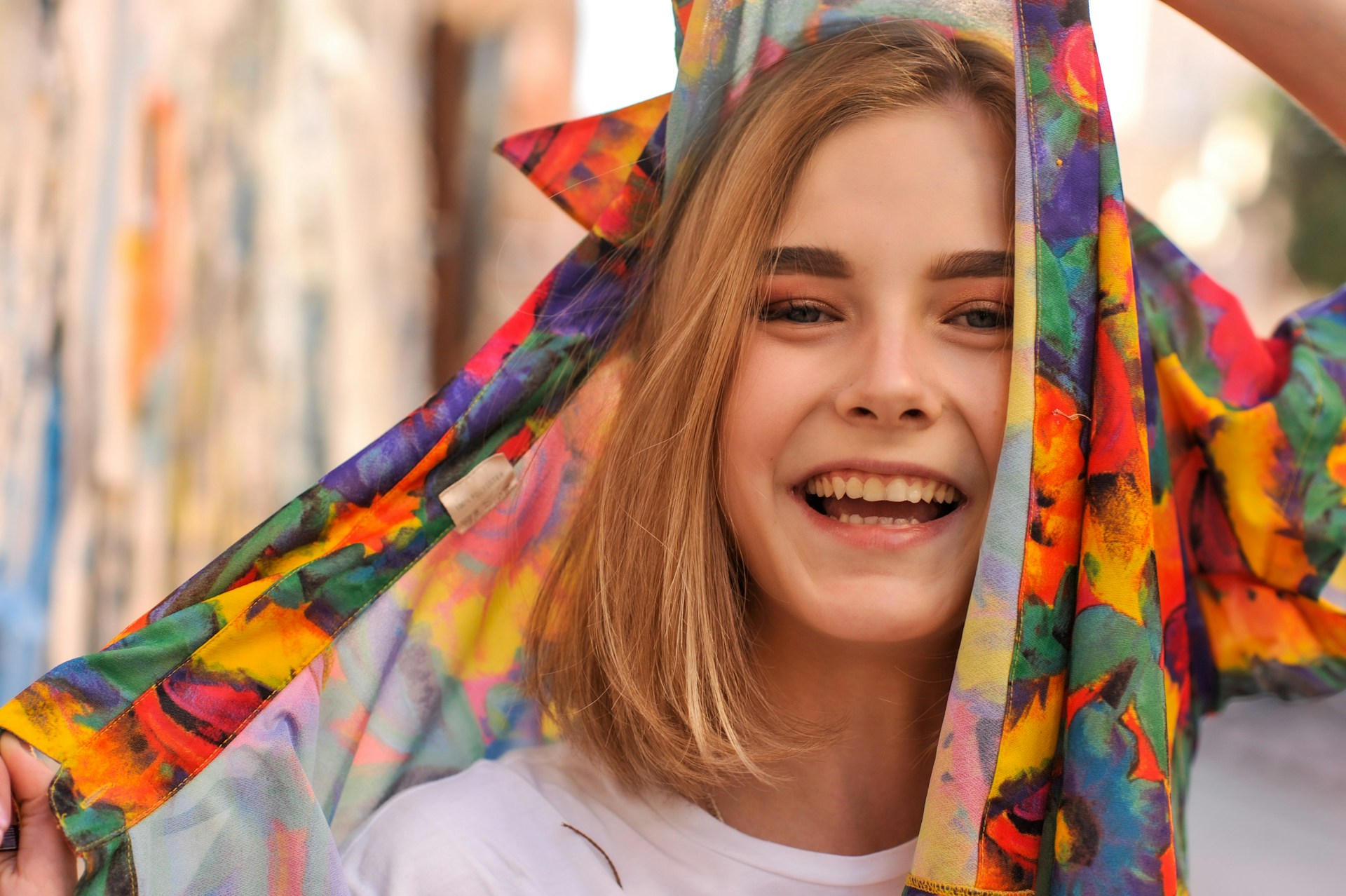 Девушка в пальто