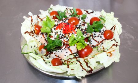 Приготовленный в колонии салат