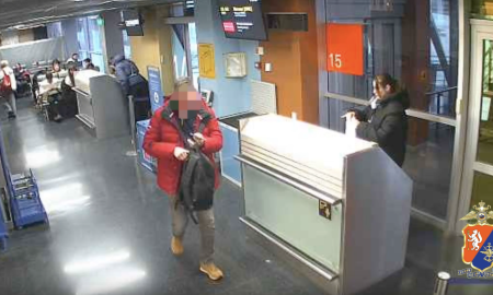 Мужчина украл смартфон