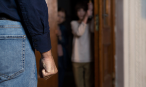 Насилие над людьми