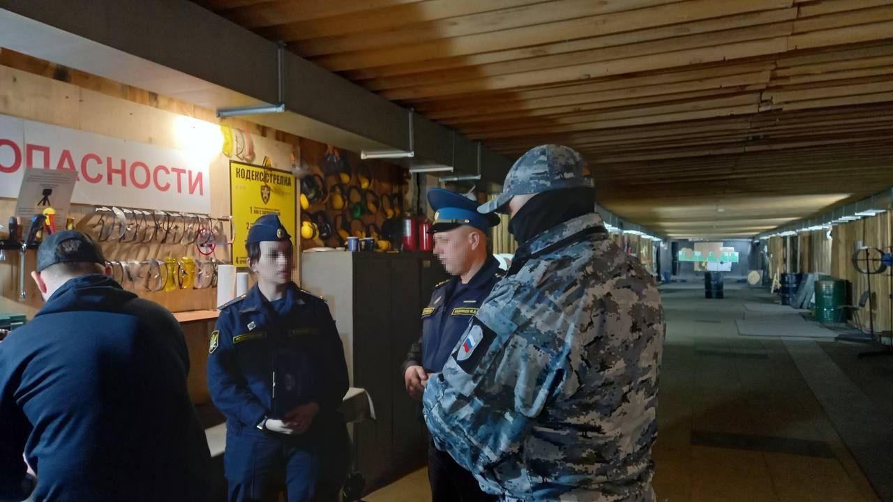 Приставы в екатеринбургском тире