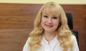 Анжелика Подымова в кабинете