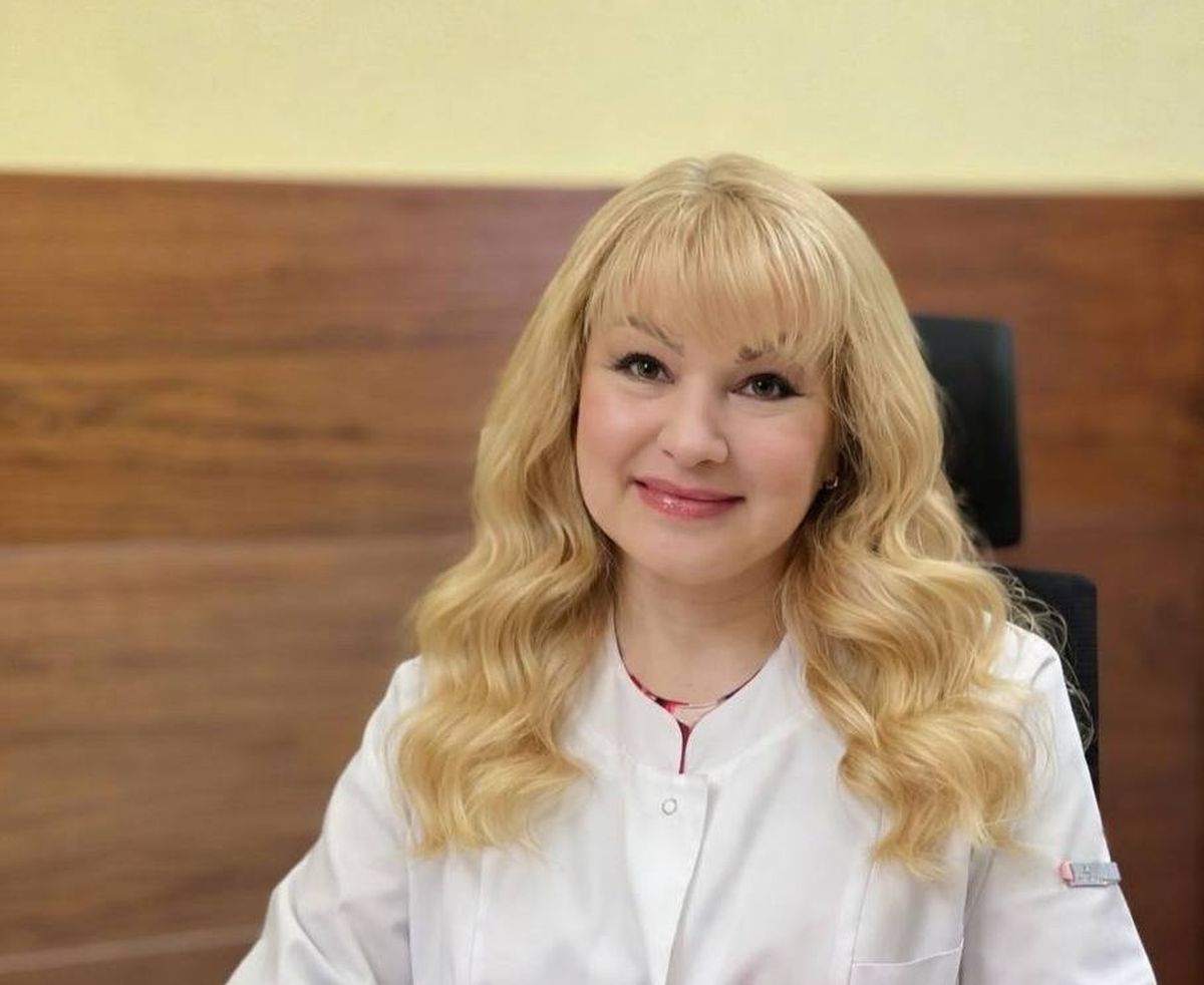 Анжелика Подымова в кабинете