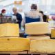 Продукция уральских сыроварен на продовольственной ярмарке в Свердловской области.