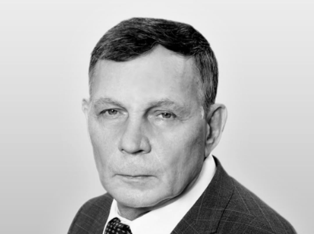 Педагог Владимир Кутырев