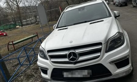 арестованный за долги автомобиль