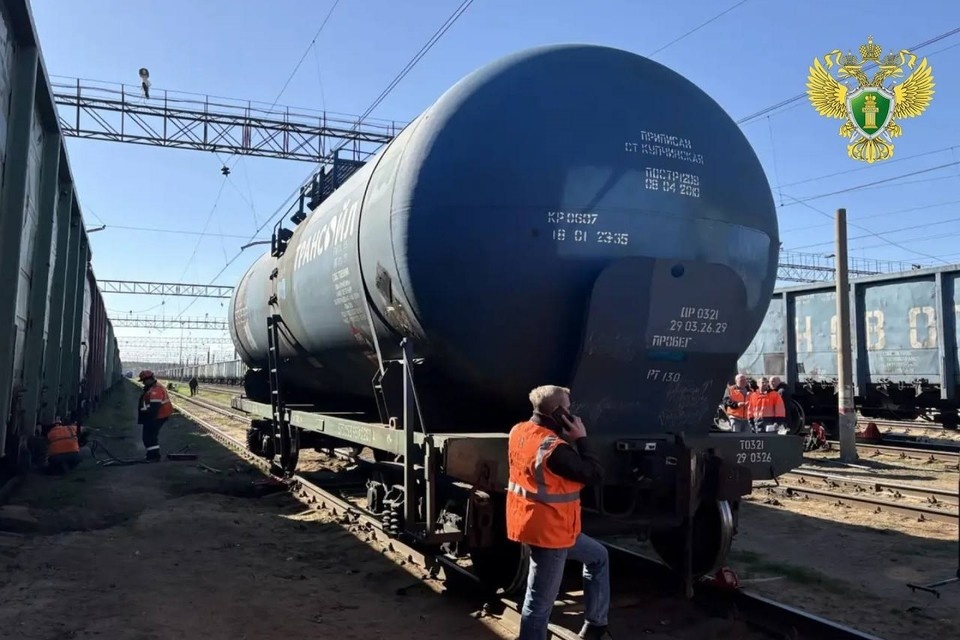 Цистерна грузового поезда