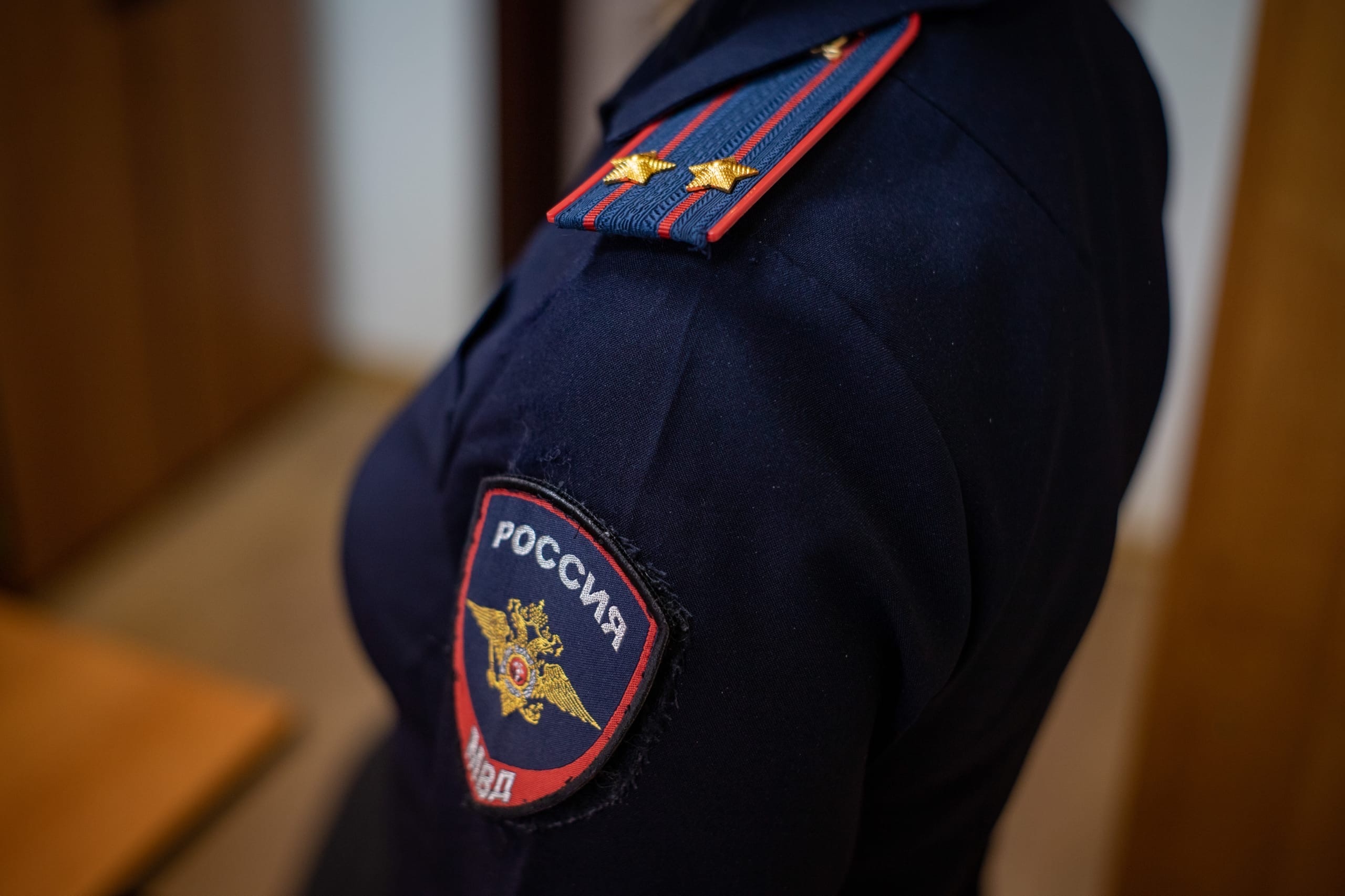 Шеврон сотрудницы полиции