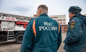Сотрудники МЧС на выезде