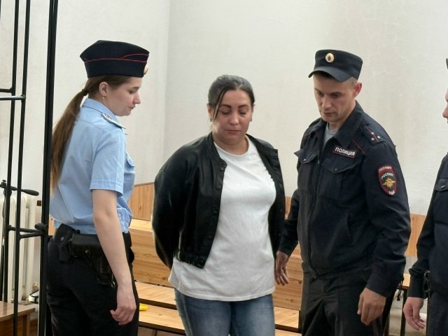 Осужденная в зале суда