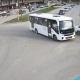 Автобус нарушает ПДД