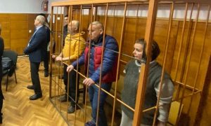 Подозреваемые в зале суда