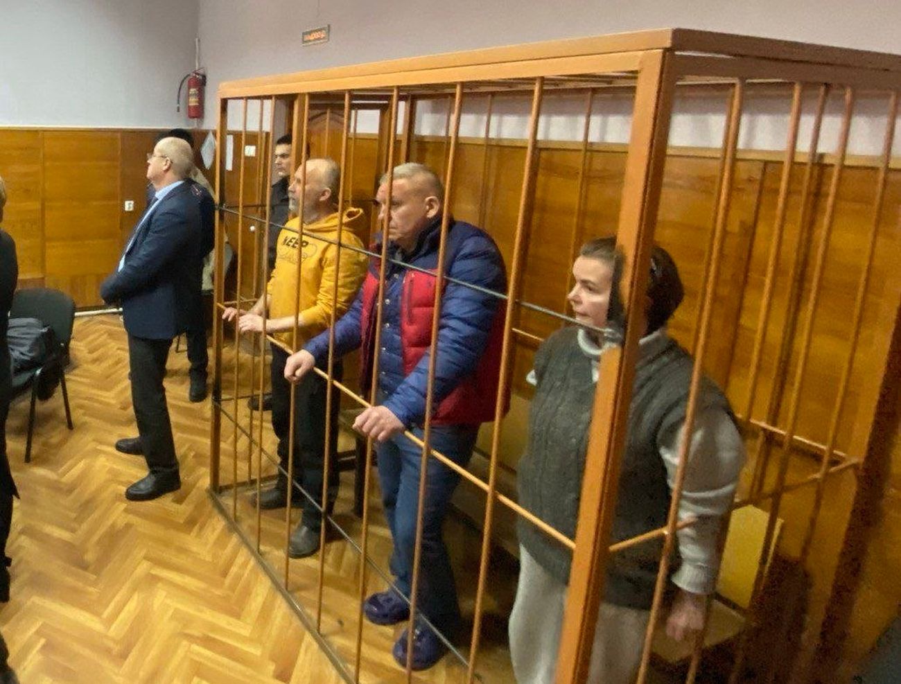 Подозреваемые в зале суда