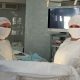 Врачи во время операции