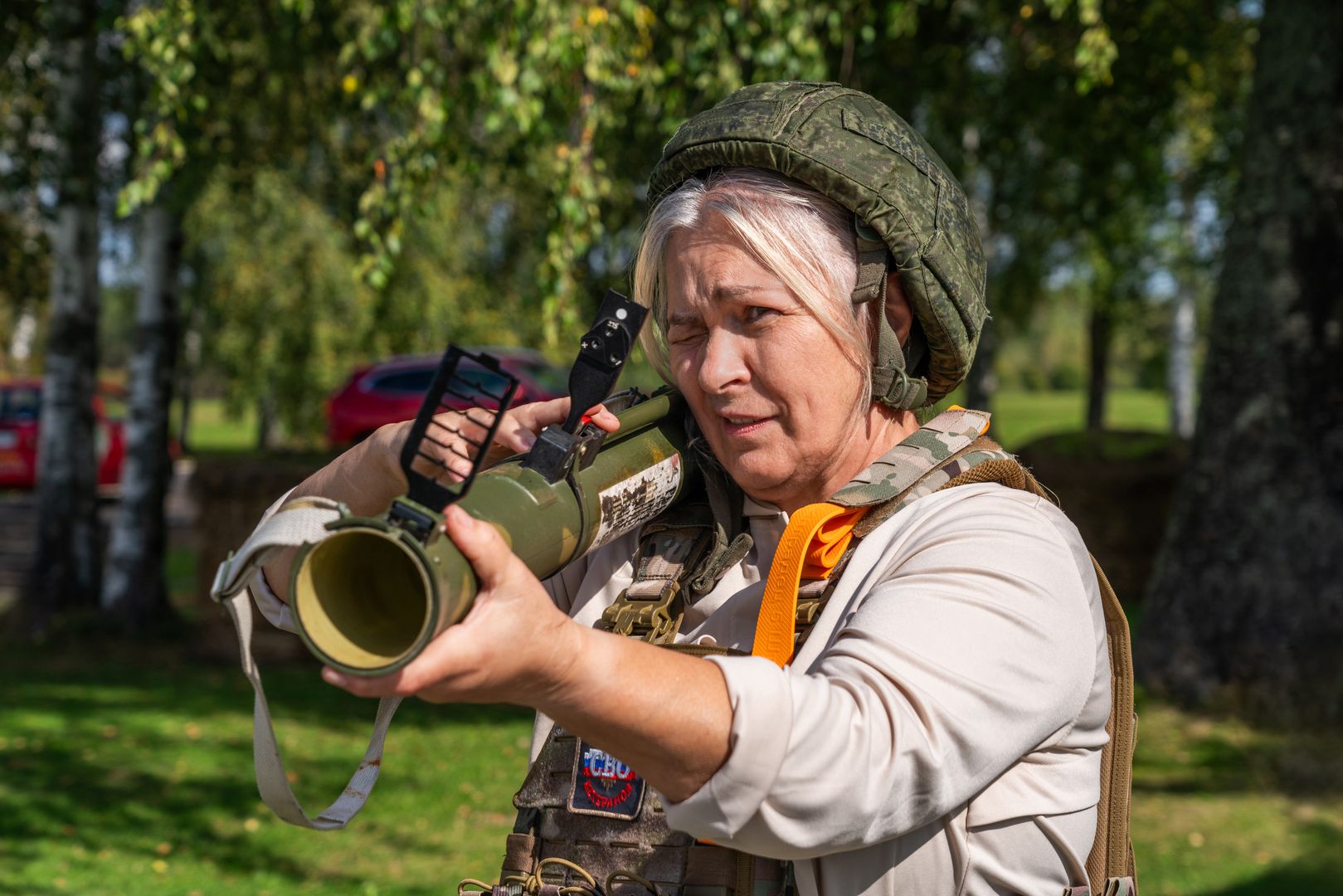Женщина с гранатометом.