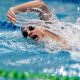 Пловчиха на чемпионате по плаванию на короткой воде.