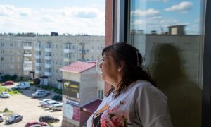 Женщина получила квартиру по программе переселения в Ирбите.