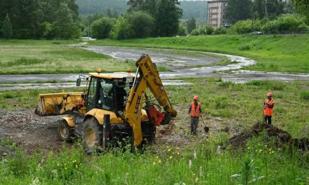 Строительная площадка в Дегтярске.
