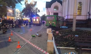 Последствия аварии на улице 8 Марта в Екатеринбурге 10 июня 2026 года.