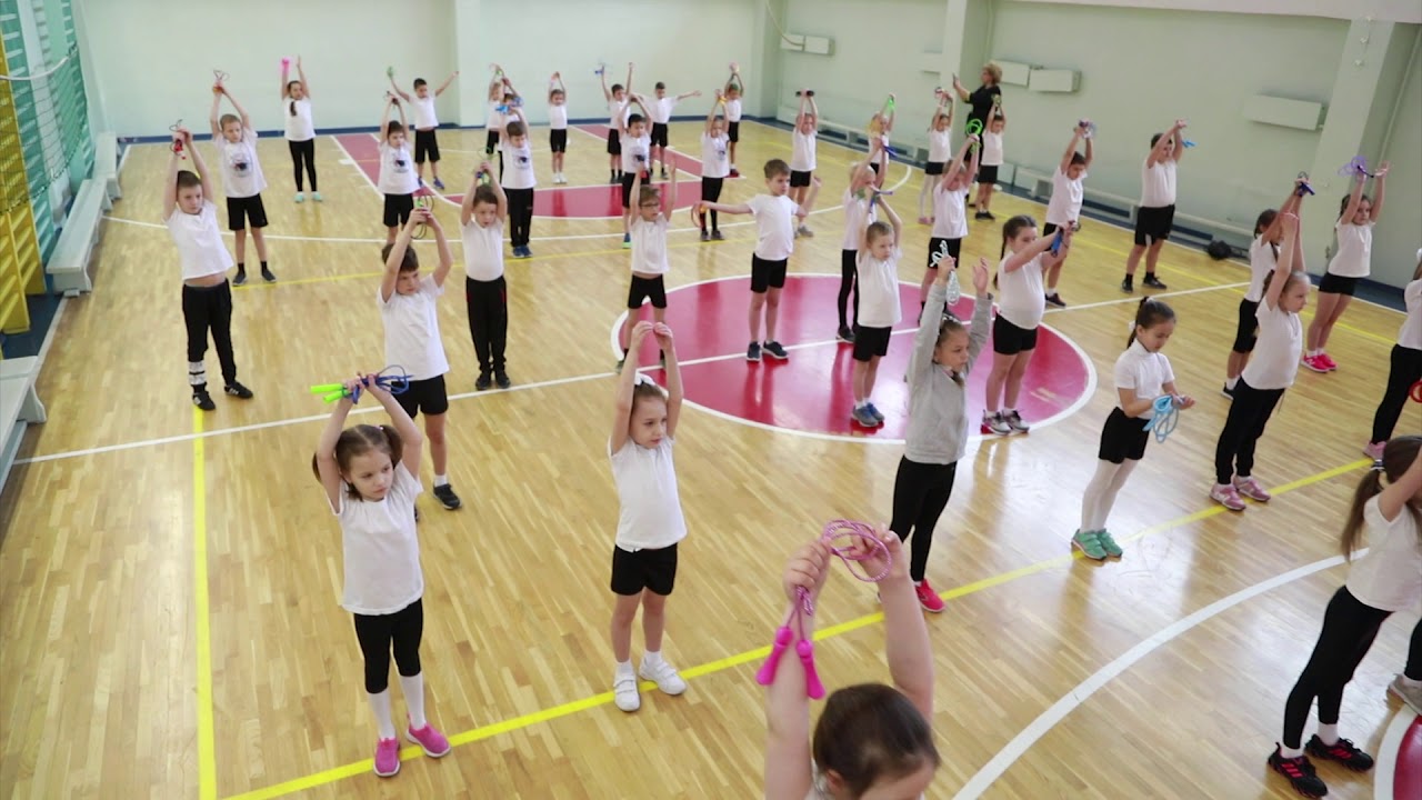 Урок физкультуры.